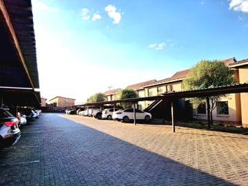 3 Bedroom Townhouse For Sale in Albertsdal