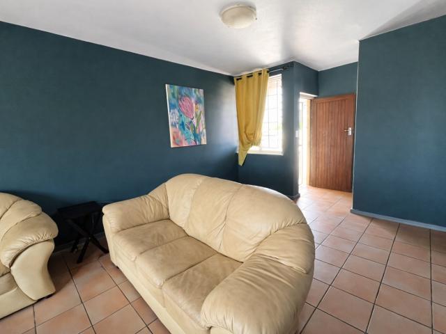 3 Bedroom Townhouse For Sale in Amanzimtoti