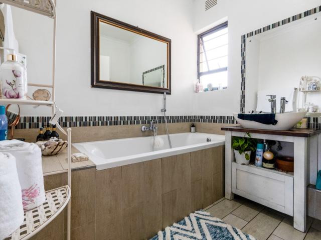 3 Bedroom Townhouse For Sale in Amanzimtoti