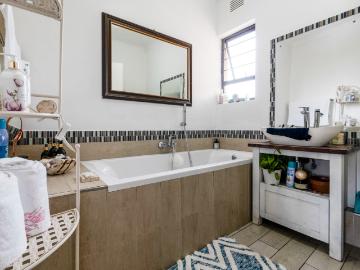 3 Bedroom Townhouse For Sale in Amanzimtoti