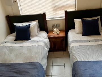 3 Bedroom Townhouse For Sale in Amanzimtoti