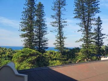 3 Bedroom Townhouse For Sale in Amanzimtoti