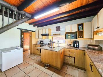 3 Bedroom Townhouse For Sale in Amanzimtoti