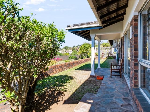 3 Bedroom Townhouse For Sale in Amanzimtoti
