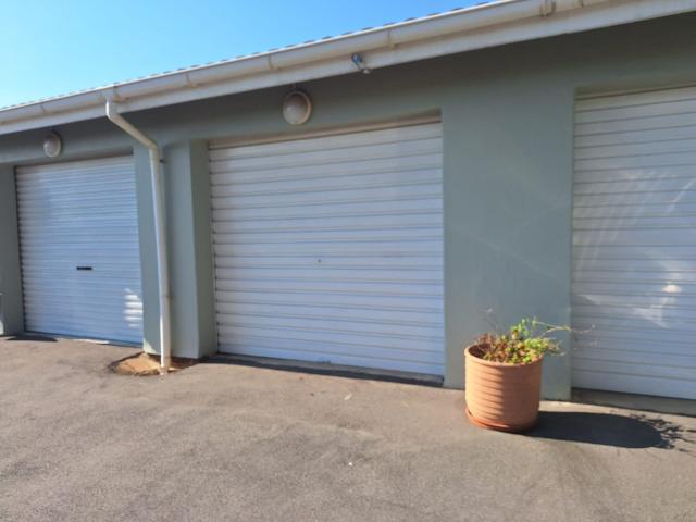 3 Bedroom Townhouse For Sale in Amanzimtoti