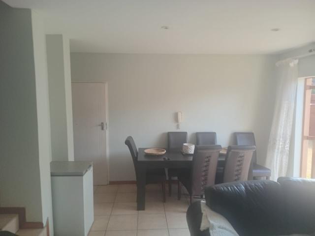 3 Bedroom Townhouse For Sale in Amandasig