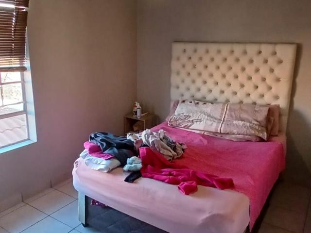 3 Bedroom Townhouse For Sale in Annlin