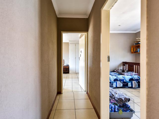 3 Bedroom Townhouse For Sale in Annlin