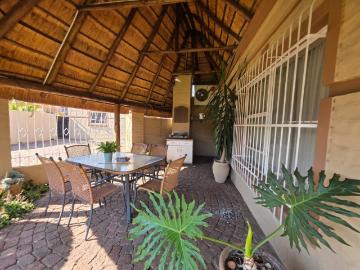 3 Bedroom Townhouse For Sale in Arcon Park