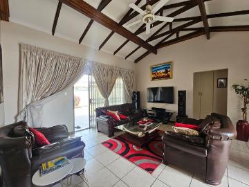 3 Bedroom Townhouse For Sale in Arboretum