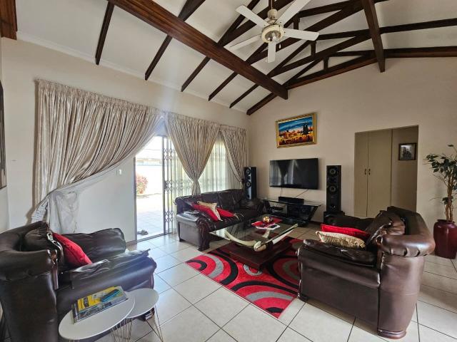 3 Bedroom Townhouse For Sale in Arboretum