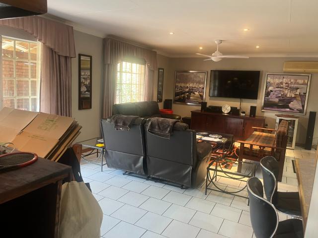 3 Bedroom Townhouse For Sale in Arborpark
