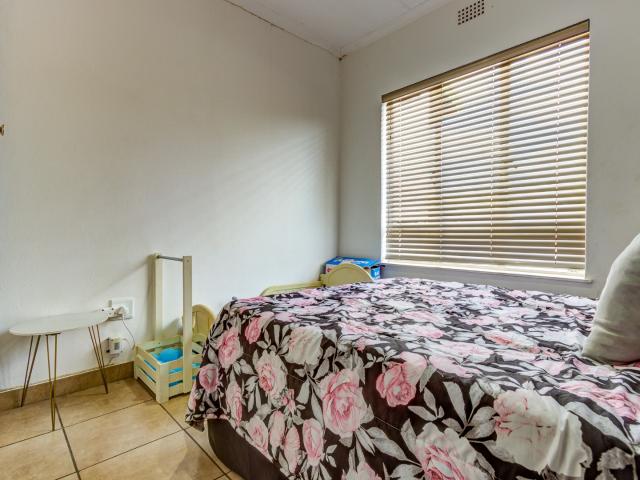 3 Bedroom Townhouse For Sale in Aston Manor