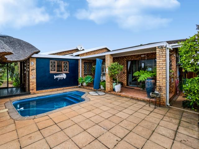 3 Bedroom Townhouse For Sale in Astra Park