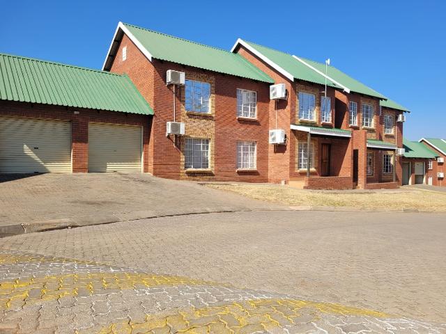 3 Bedroom Townhouse For Sale in Burgersfort