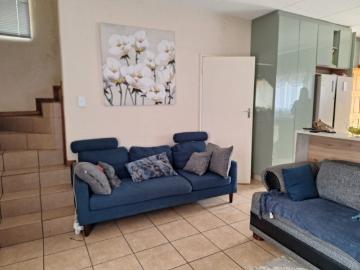 3 Bedroom Townhouse For Sale in Baillie Park