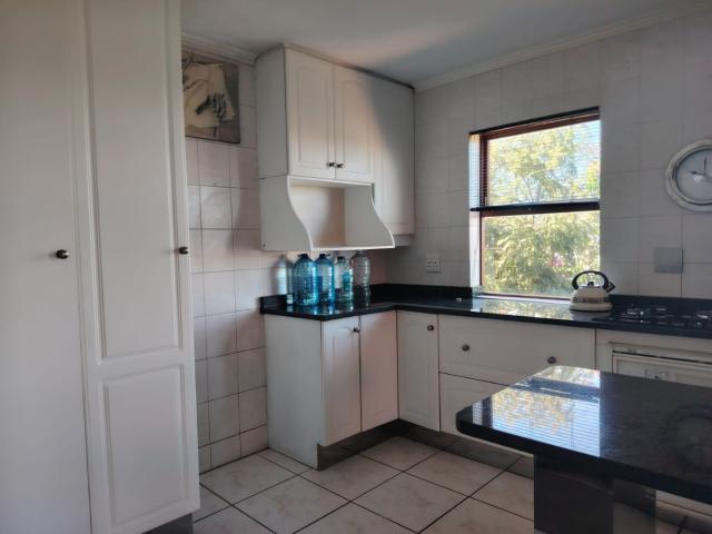 3 Bedroom Townhouse For Sale in Bassonia