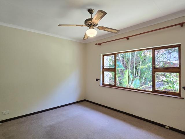 3 Bedroom Townhouse For Sale in Beacon Bay