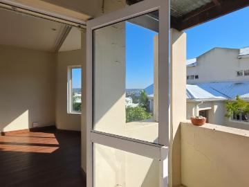 3 Bedroom Townhouse For Sale in Beacon Bay
