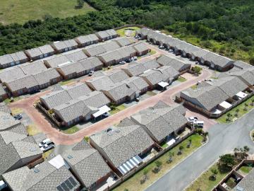 3 Bedroom Townhouse For Sale in Beacon Bay