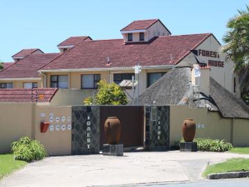 3 Bedroom Townhouse For Sale in Beacon Bay