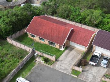 3 Bedroom Townhouse For Sale in Beacon Bay North