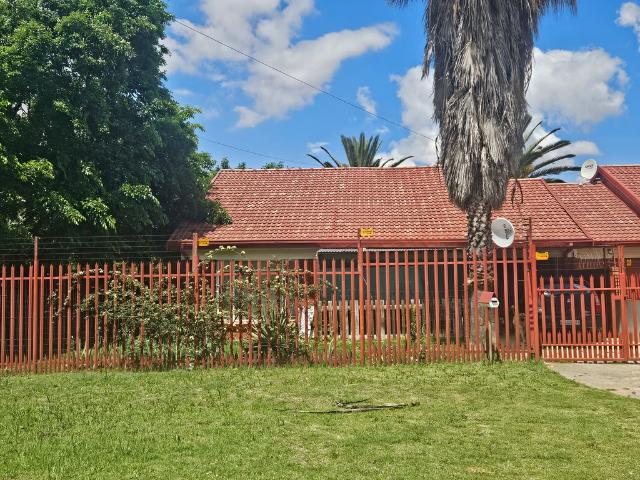 3 Bedroom Townhouse For Sale in Bedelia