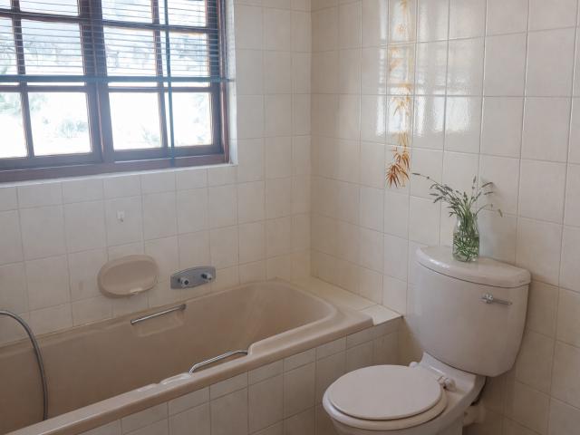 3 Bedroom Townhouse For Sale in Bedfordview