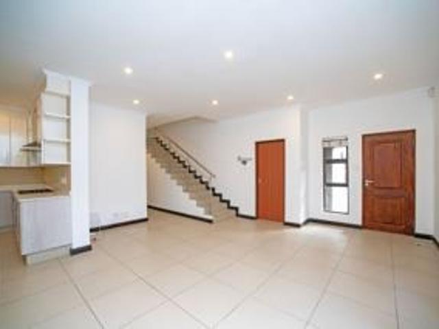 3 Bedroom Townhouse For Sale in Bedfordview