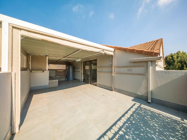3 Bedroom Townhouse For Sale in Bedfordview