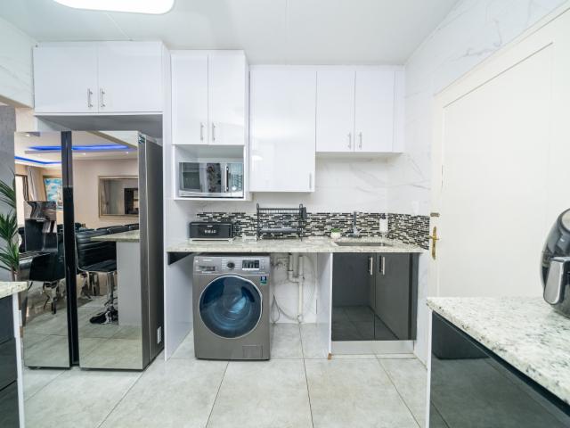3 Bedroom Townhouse For Sale in Bedford Gardens