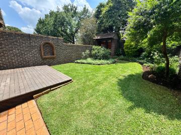 3 Bedroom Townhouse For Sale in Bedford Gardens