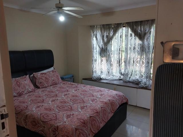 3 Bedroom Townhouse For Sale in Bellair