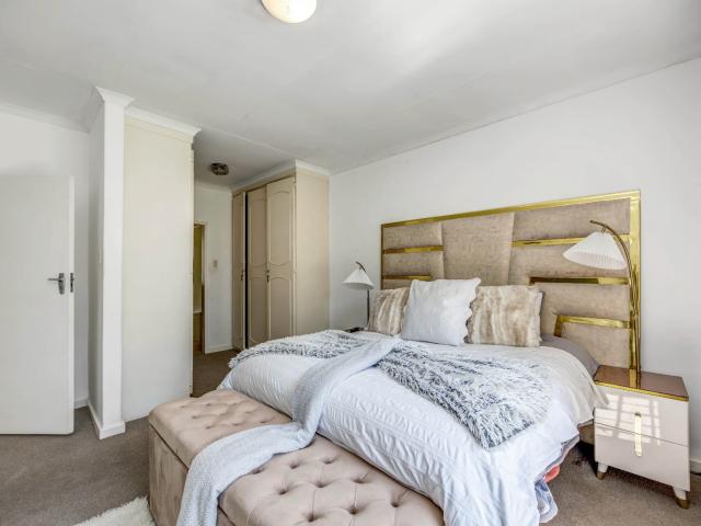3 Bedroom Townhouse For Sale in Benmore Gardens