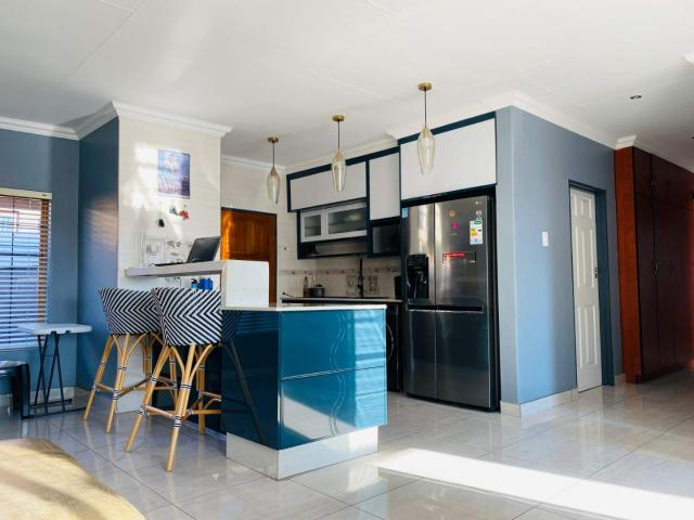 3 Bedroom Townhouse For Sale in Bendor