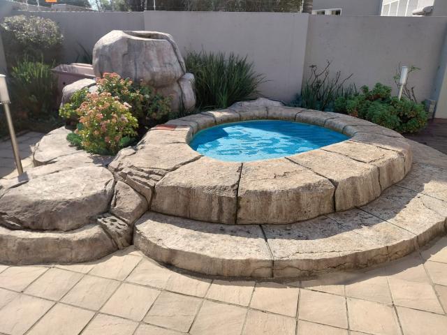 3 Bedroom Townhouse For Sale in Beyers Park