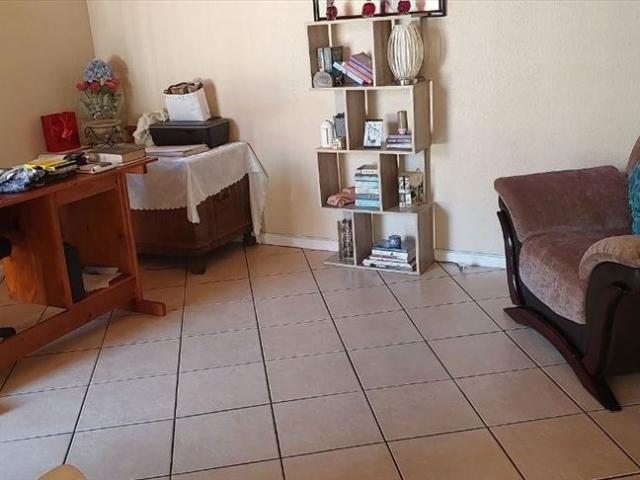3 Bedroom Townhouse For Sale in Birchleigh