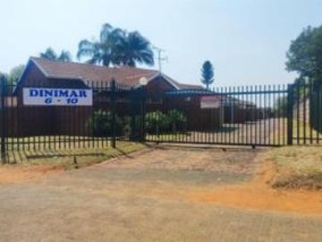Townhouse for sale in Birchleigh North - Security