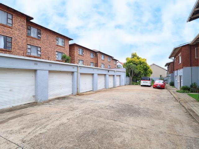 3 Bedroom Townhouse For Sale in Blackheath