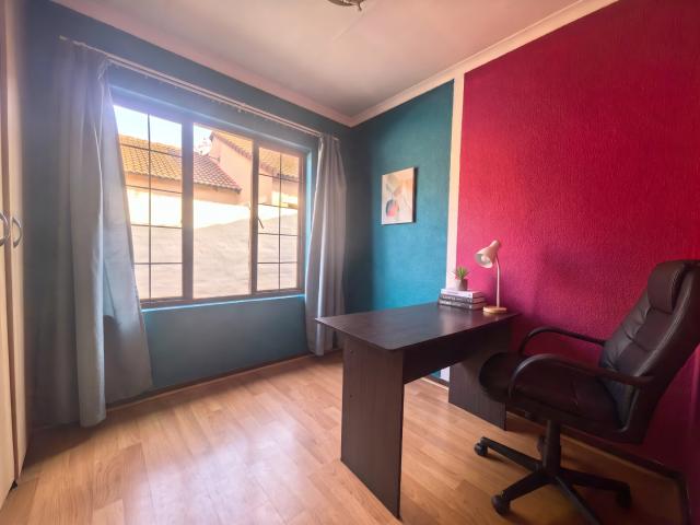 3 Bedroom Townhouse For Sale in Bloubosrand