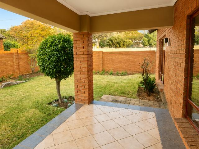 3 Bedroom Townhouse For Sale in Boardwalk Meander