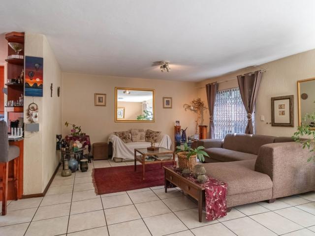 3 Bedroom Townhouse For Sale in Boskruin
