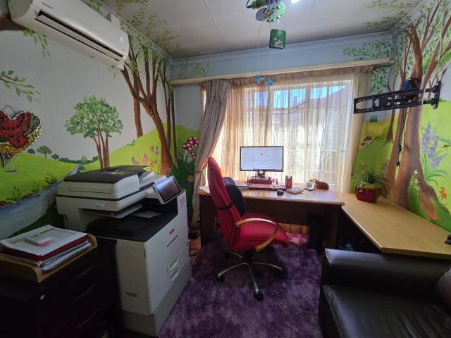 3 Bedroom Townhouse For Sale in Brackendowns