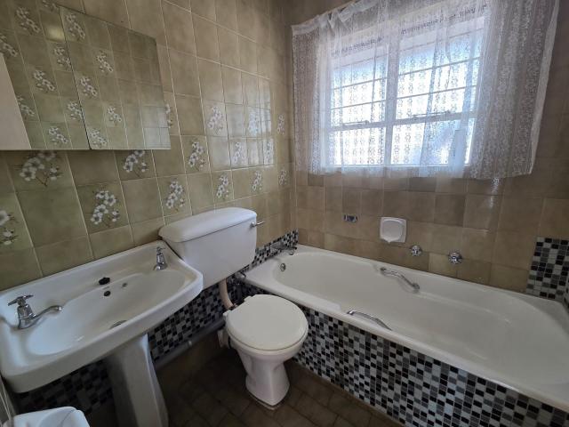 3 Bedroom Townhouse For Sale in Brackendowns
