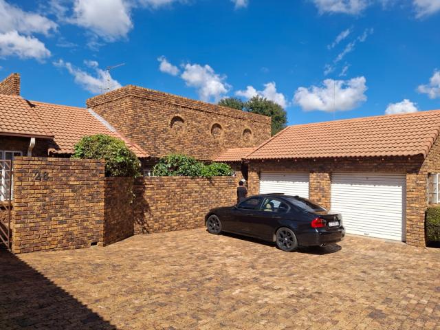 3 Bedroom Townhouse For Sale in Brackendowns