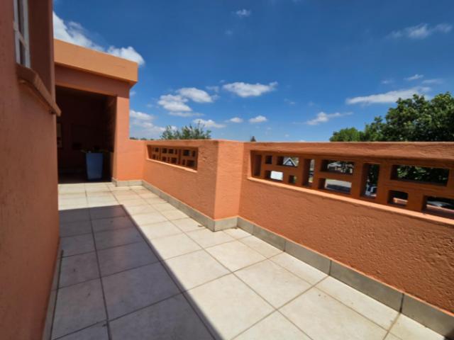 3 Bedroom Townhouse For Sale in Brackendowns