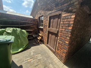 3 Bedroom Townhouse For Sale in Brackenhurst