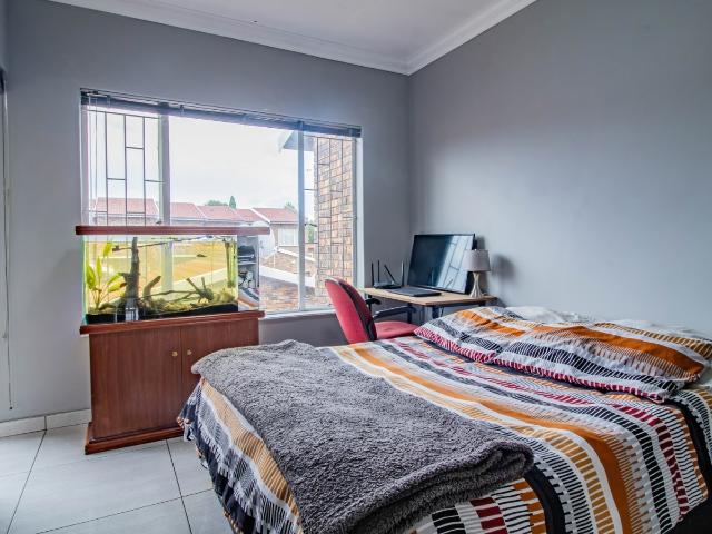 3 Bedroom Townhouse For Sale in Brackenhurst