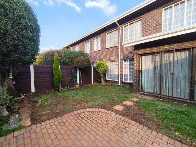 3 Bedroom Townhouse For Sale in Brackenhurst
