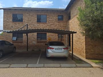 3 Bedroom Townhouse For Sale in Brentwood Park